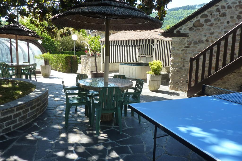 Hotel Du Lion D'Or Entraygues-sur-Truyère الغرفة الصورة