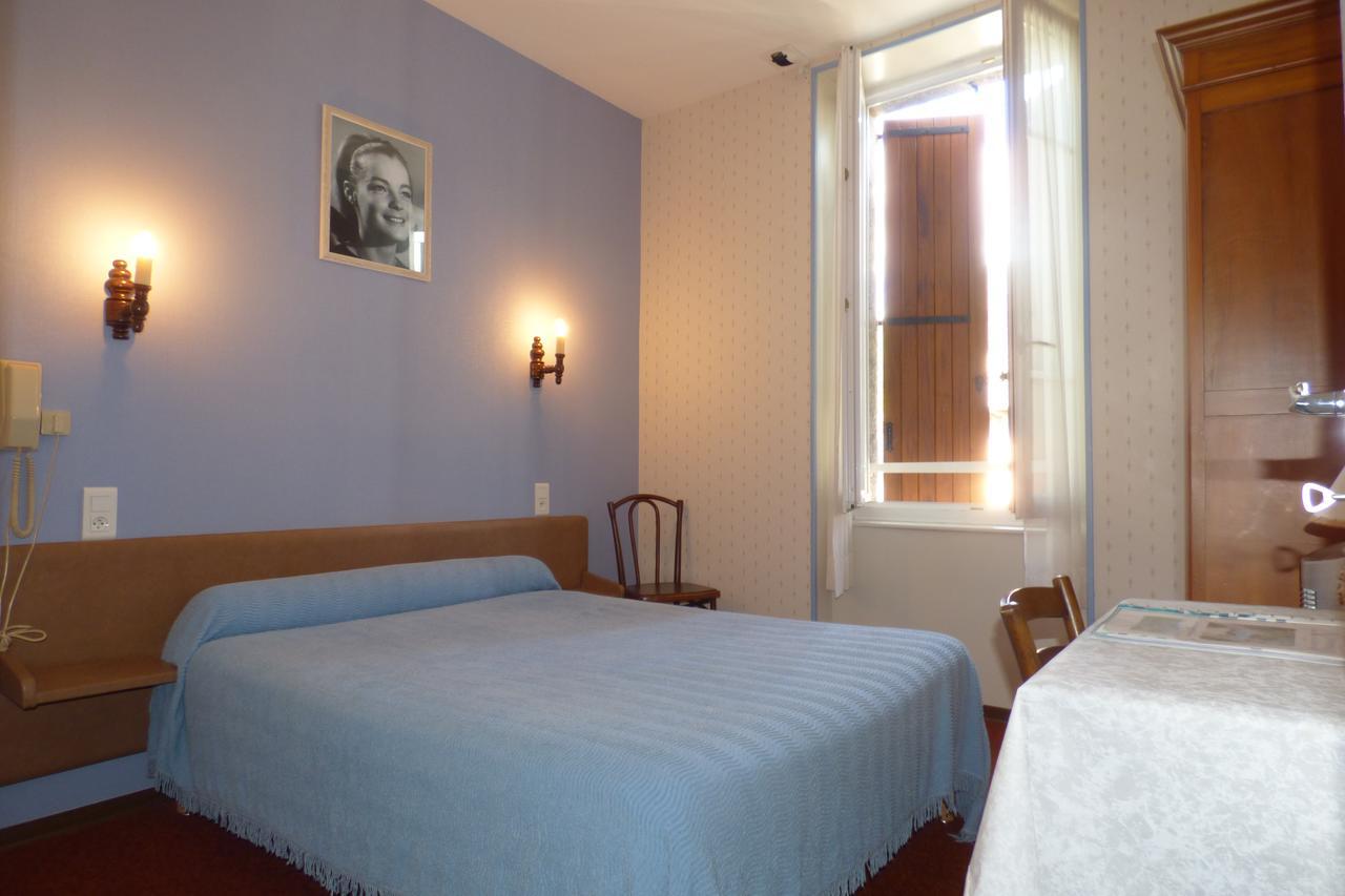 Hotel Du Lion D'Or Entraygues-sur-Truyère الغرفة الصورة
