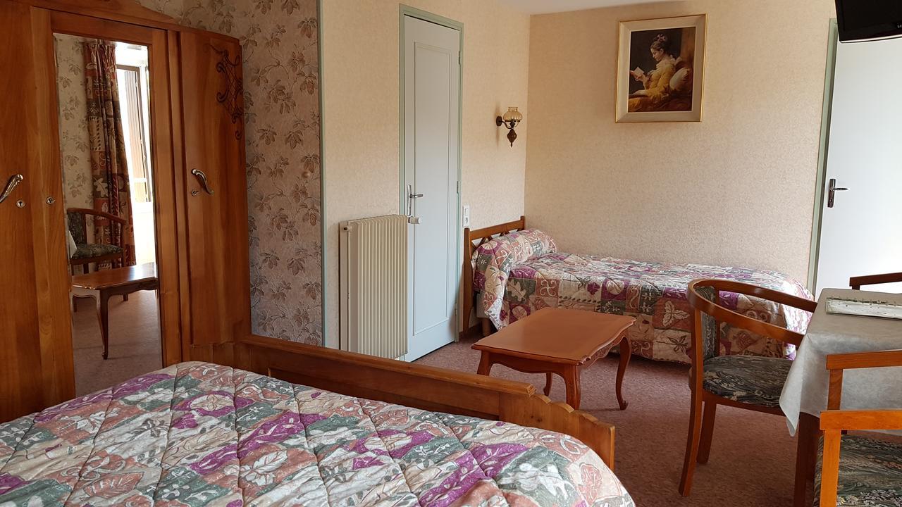 Hotel Du Lion D'Or Entraygues-sur-Truyère الغرفة الصورة